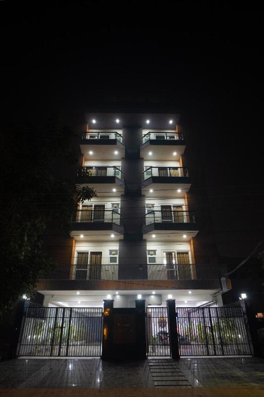 The Lodgers 1 BHK Serviced Apartment Golf Course Road Gurgaon - image 15