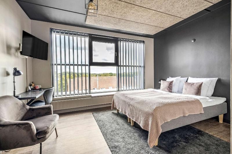Queen Room image 1