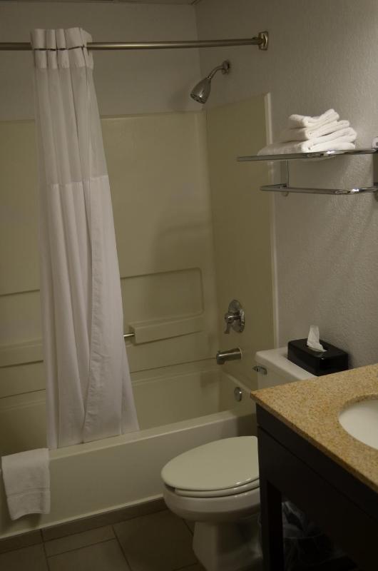 Queen Room - Accessible/Non-Smoking image 2