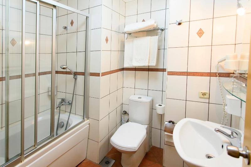 Triple Room image 2