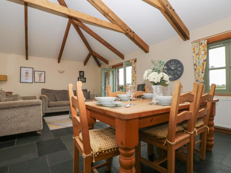 Hawthorn Cottage - image 22