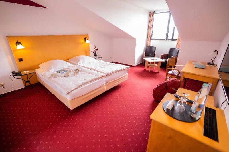 Economy Double Room image 1