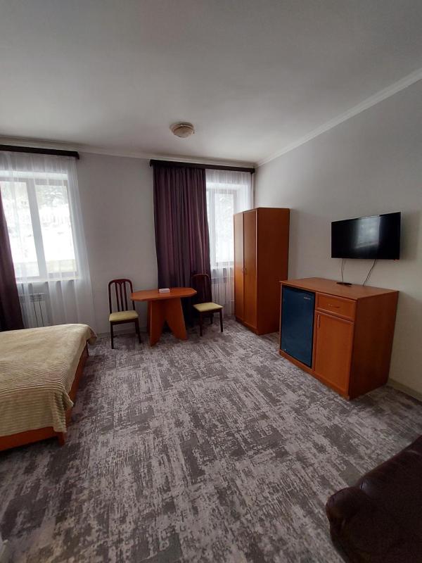 Budget Double Room image 3