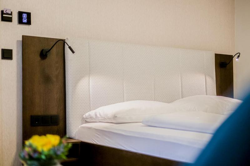 Economy Double Room image 4