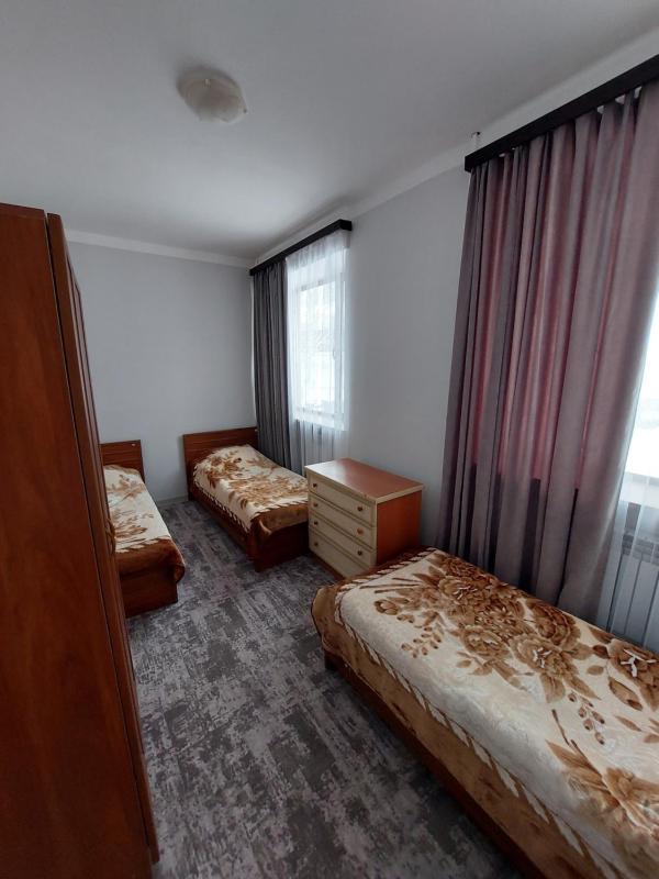 Deluxe Triple Room image 3