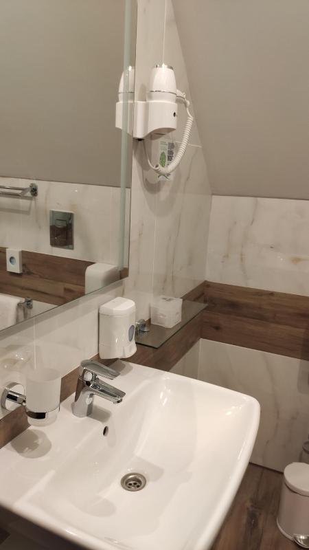 Single Room image 4