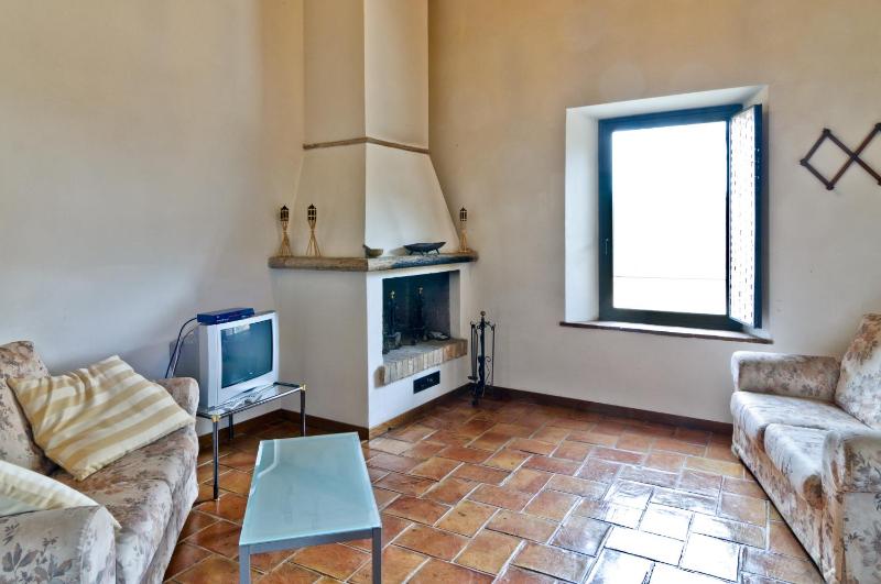 Three-Bedroom Apartment (6 Adults) image 3