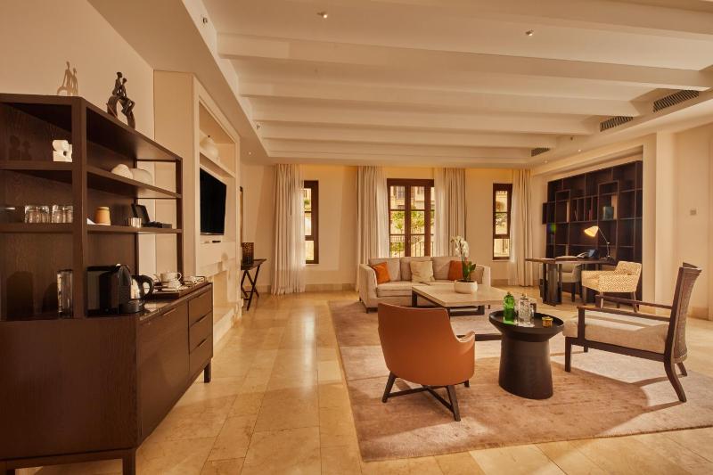 Grand Suite with View image 3
