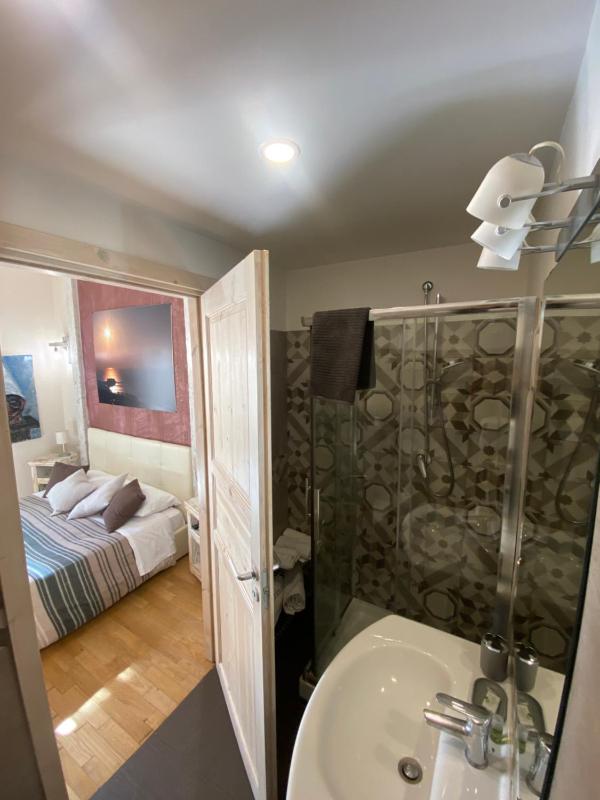 Corso 211 Beds & Suites - image 8