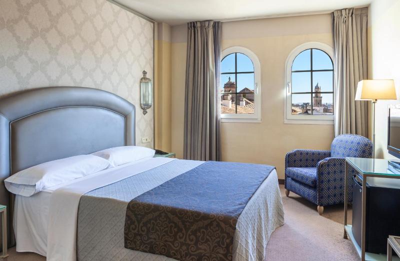 Queen Room image 1