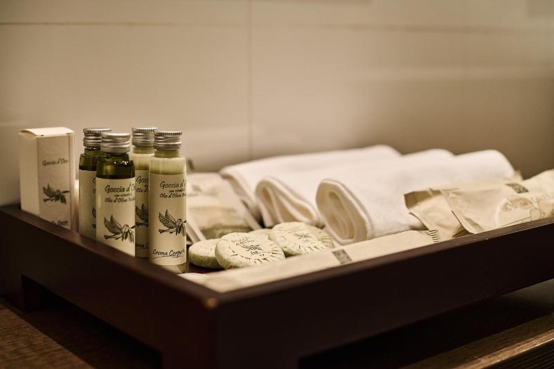 Standard Double or Twin Room image 2