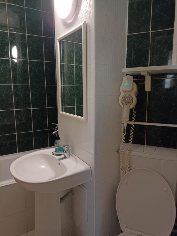 One-Bedroom Apartment image 4