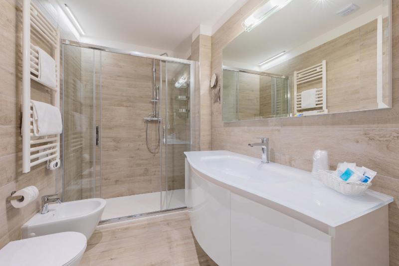 Marina Suites & Apartments 4 stelle S - image 15
