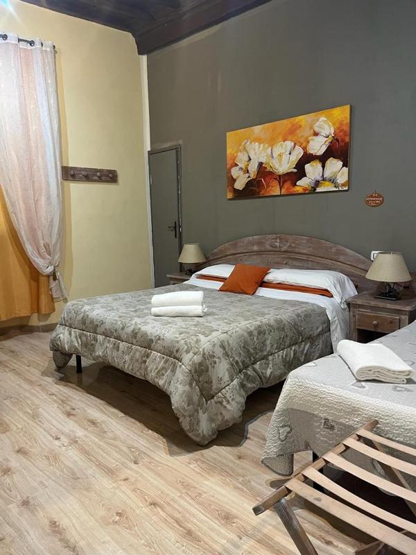 Standard Triple Room image 4