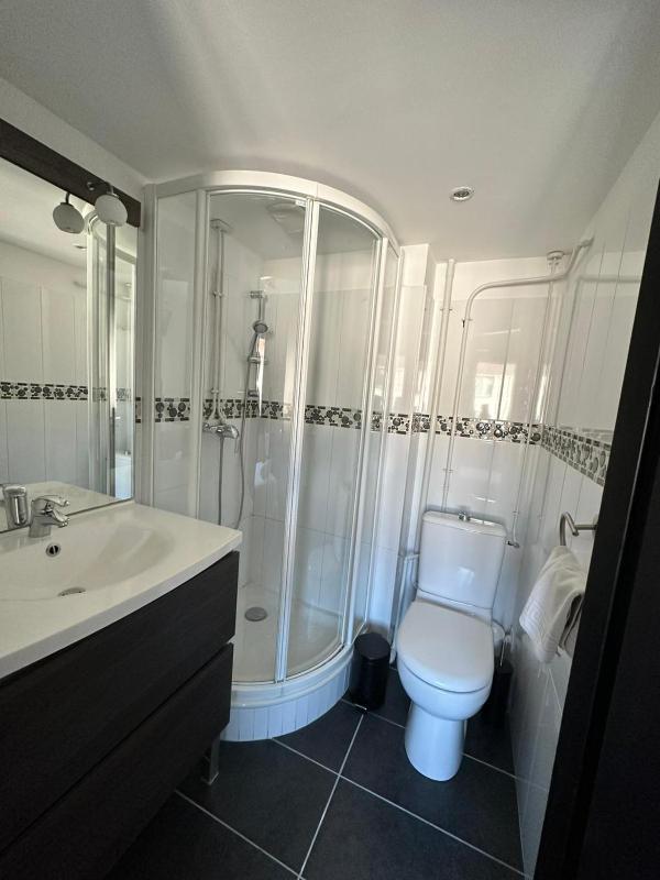 Single Room image 3