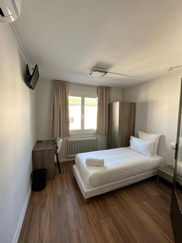 Single Room image 4