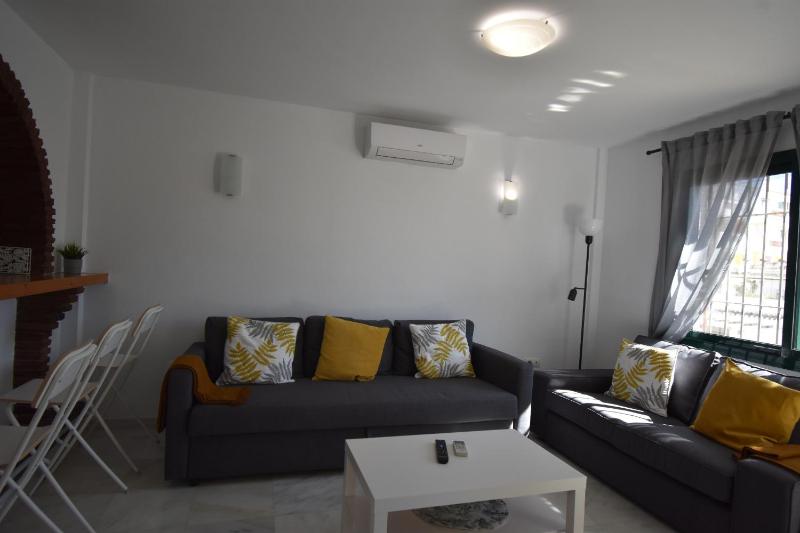 Pueblo Torrequebrada Benalmadena 2 Bed Apt - image 14