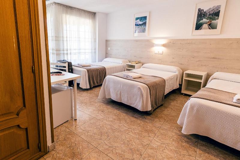 Triple Room image 4