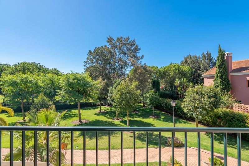 Apartment with Shower image 4