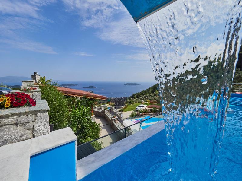 Sky Sea Resort & Villas - image 41
