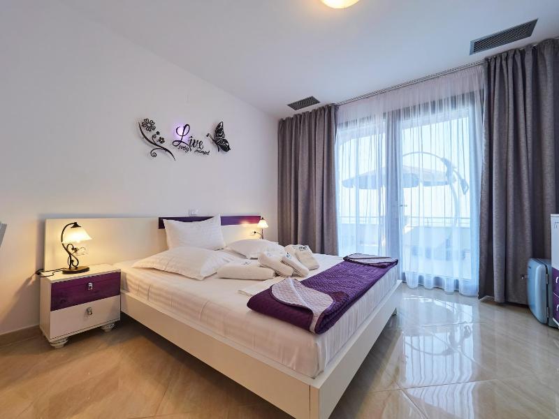 Sky Sea Resort & Villas - image 28