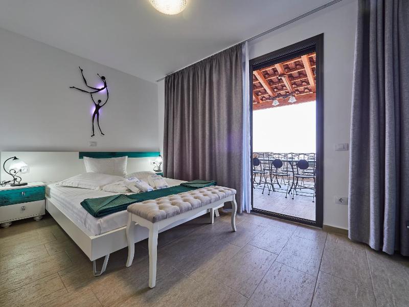 Sky Sea Resort & Villas - image 23