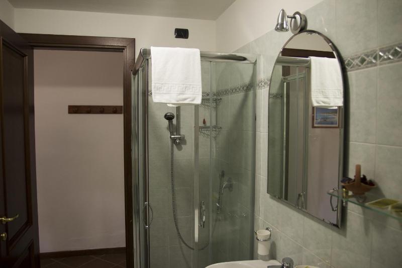 Suite - Split Level image 2