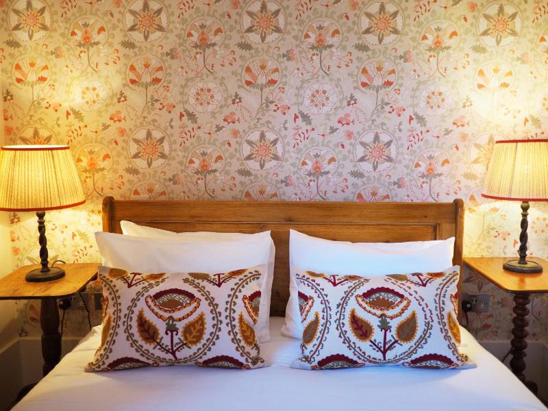 King Room image 3