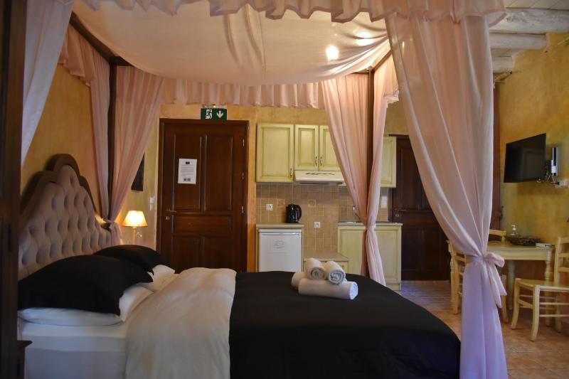 Odos Oneiron Boutique Hotel - image 11