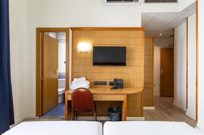 Budget Double or Twin Room image 2