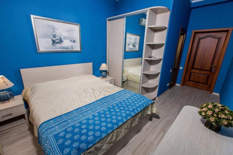 Double Room image 3