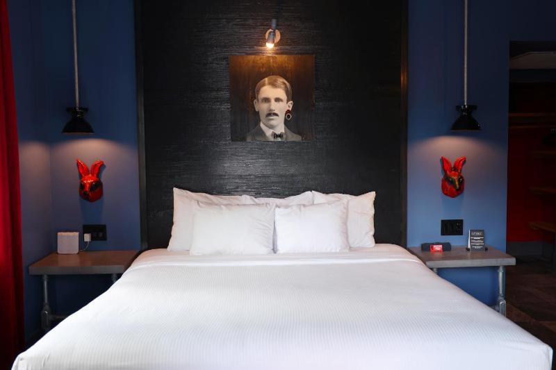 King Room image 2