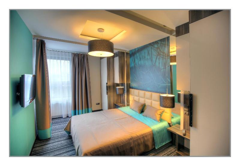Budget Double Room image 4