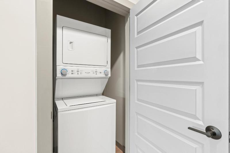 Studio Apartment image 2