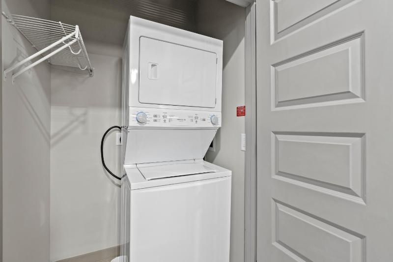 One Bedroom Apartment with Den image 2