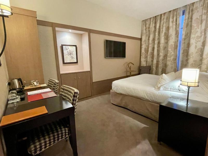 Superior Double Room image 1