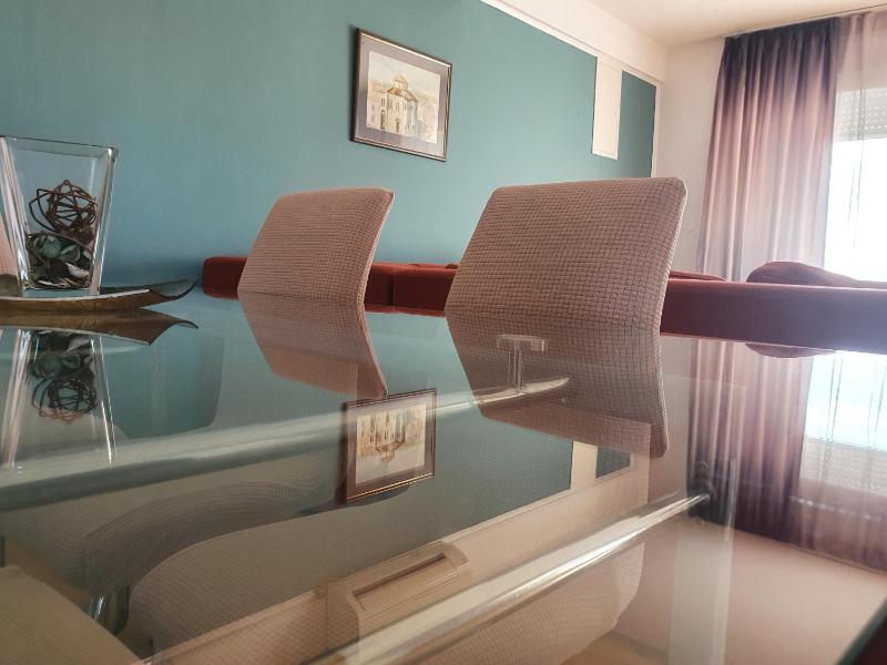Cozy Two-Bedroom Apartment - image 25