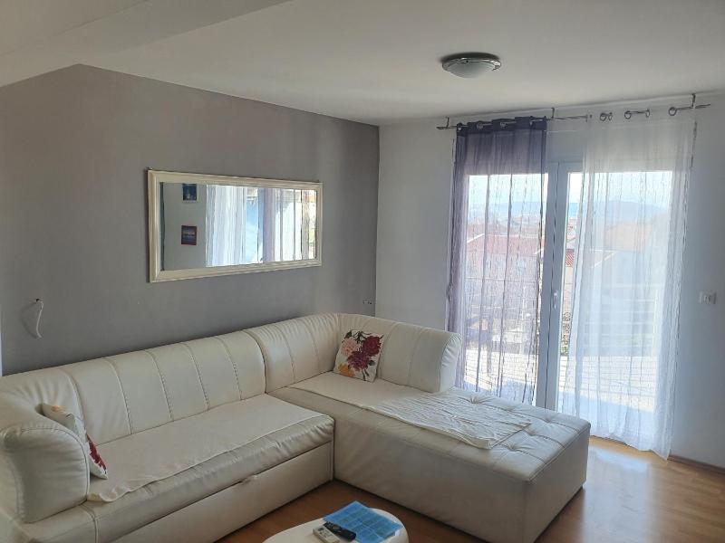Cozy Two-Bedroom Apartment - image 16