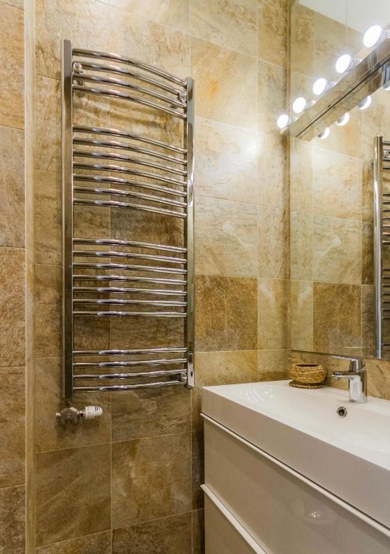 Chain Bridge Studio Apartment - image 13