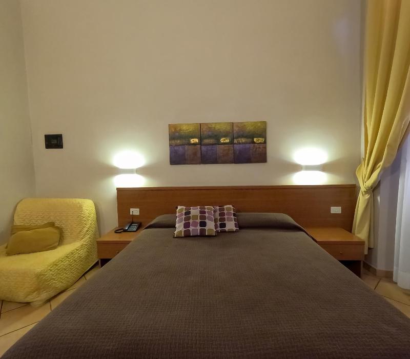 Double or Twin Room with Shared Bathroom image 2