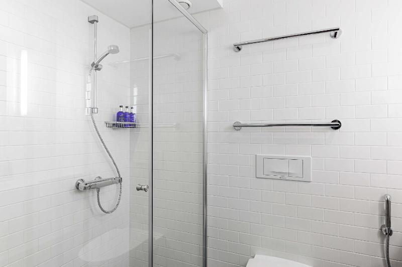 Guest Double or Twin Room image 2