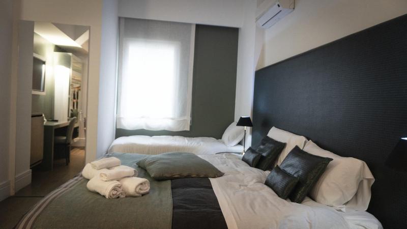 Athena Luxury Rooms - image 22