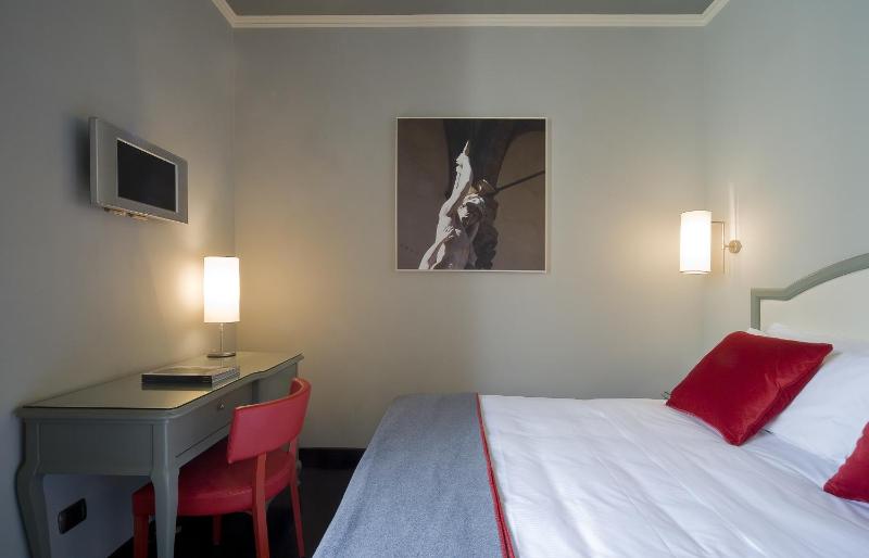 Superior Double Room image 4