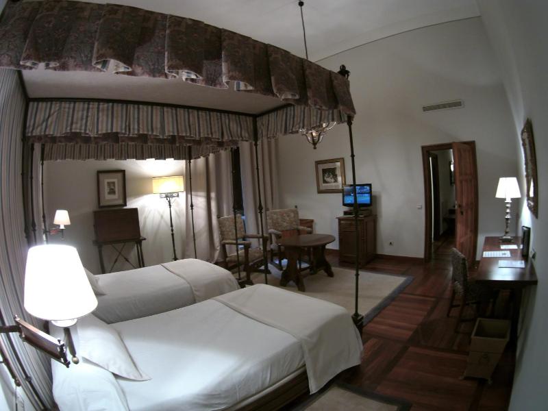 Superior Double Room image 1