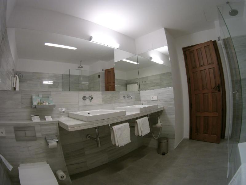 Superior Double Room image 4