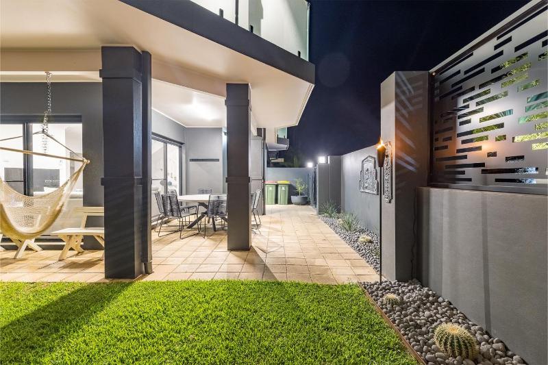 Beach Haven 3a Messines Street 4 Minute walk to the beach Wifi Air Con - image 37