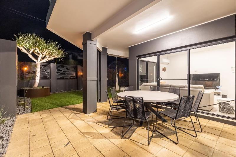 Beach Haven 3a Messines Street 4 Minute walk to the beach Wifi Air Con - image 30