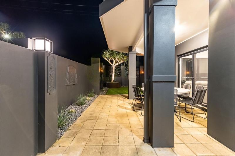 Beach Haven 3a Messines Street 4 Minute walk to the beach Wifi Air Con - image 34