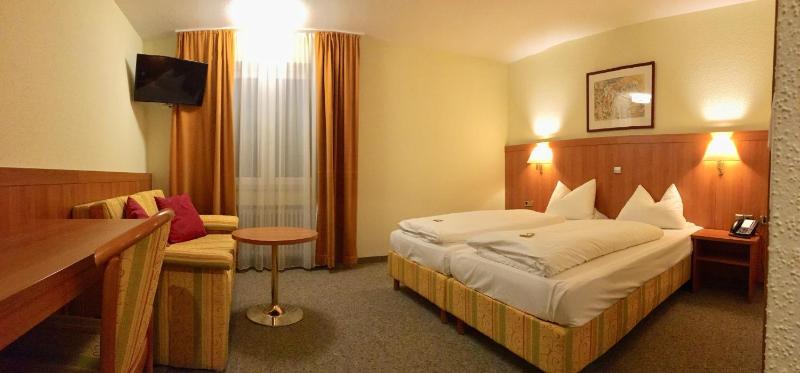 Double Room image 4