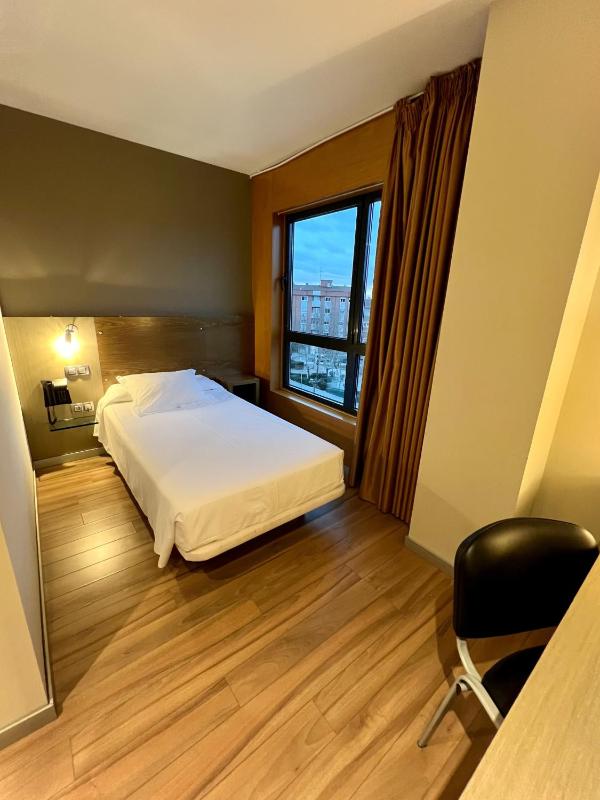 Single Room image 1